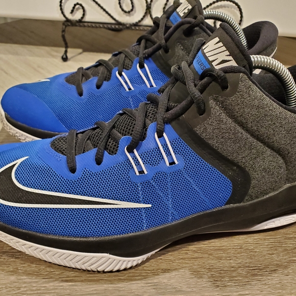 Nike Men's Air Versitile II Dynamic Blue Charcoal Athletic Shoes SIZE 9.5 - Picture 1 of 13